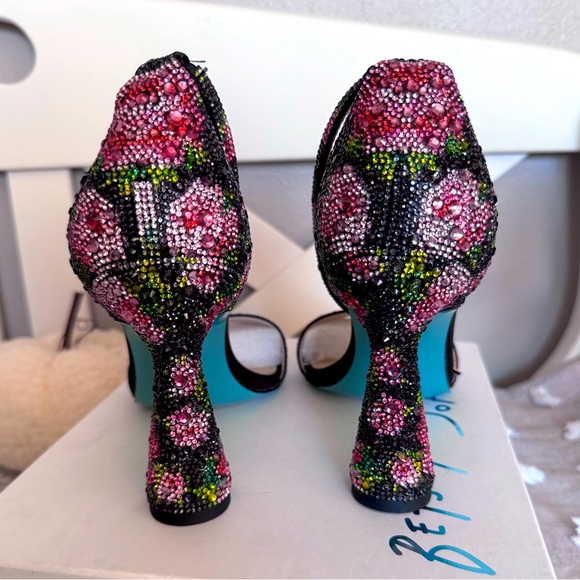 Beautiful Betsy Johnson Dani sandals! New! In original box! - Picture 6 of 6